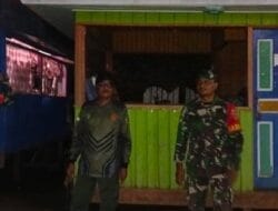 Lakukan Patroli Siskamling, Babinsa Tabang Pantau Keamanan Wilayah Bersama Warga