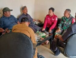 Perkuat Sinergi untuk Kemajuan Wilayah, Babinsa Lakukan Komsos Bersama Aparatur Desa