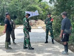 Dansatgas TMMD Wiltas Ke-127 Kodim 0912/Kubar Tinjau Langsung Progres Semenisasi Jalan di Linggang Amer