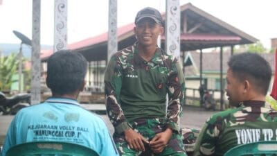 Humanis dan Akrab, Letda Inf Iskan Dwi Wardana Bangun Komsos Bersama Warga Kampung Tering Lama