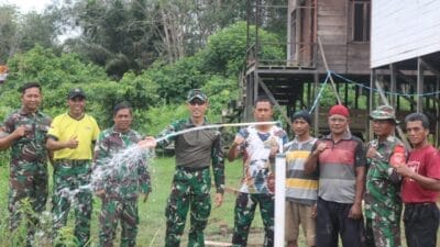 Dansatgas TMMD Wiltas Ke-127 Tinjau Lokasi TMAB dan MCK di Kampung Tering Lama