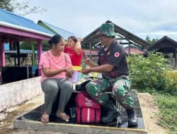 Bentuk Kepedulian, Tim Kesehatan Kodim Berikan Vitamin kepada Warga