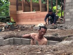 Meski Berpuasa, Satgas TMMD Ke-127 Kodim 0912/Kubar Tetap Semangat Bangun Septic Tank RTLH