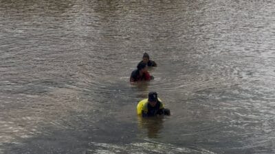 Meriah dan Penuh Kebersamaan, Satgas TMMD Wiltas Ke-127 Kodim 0912/Kubar Gelar Lomba Tangkap Ikan