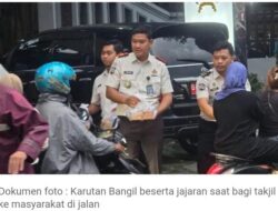 Rutan Bangil Berbagi Takjil Ramadan, Karutan Yanuar Rinaldi Turun Langsung ke Jalan
