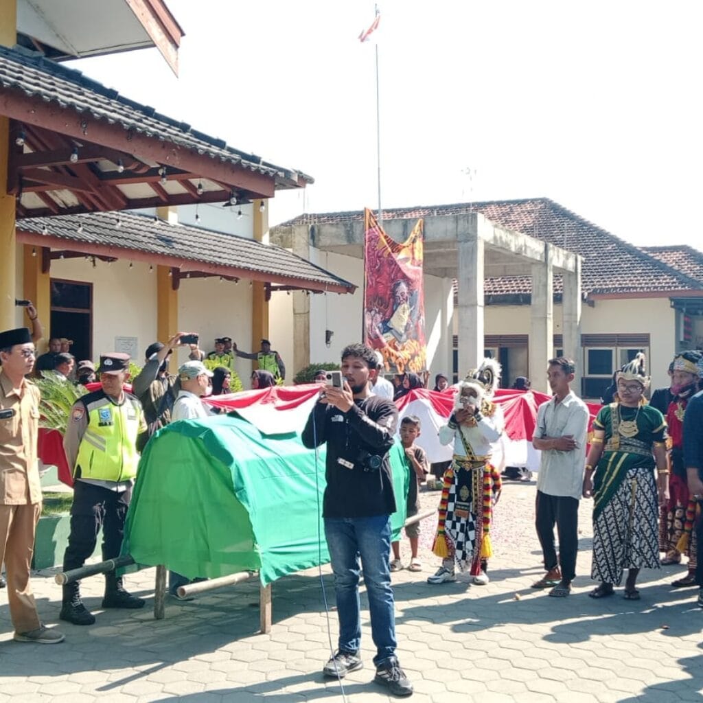 Ratusan Warga Banyon Tuntut Pencopotan Dukuh