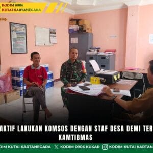 Babinsa Aktif Lakukan Komsos Dengan Staf Desa Demi Terciptanya Kamtibmas