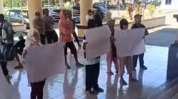 Warga Konarom Barat Desak Bupati Copot Sangadi, Dugaan Perselingkuhan Jadi Sorotan