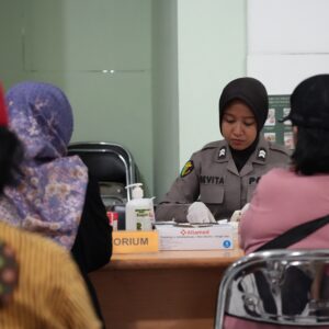 Dekat dengan Masyarakat, Polda DIY Layani 228 Warga Sosromenduran Melalui Bakti Kesehatan Gratis