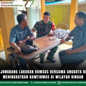 Babinsa Jongkang Lakukan Komsos Bersama Anggota BPD Untuk Meningkatkan Kamtibmas Di Wilayah Binaan